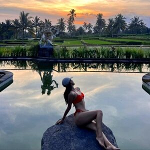 Meet your Posher, Sua